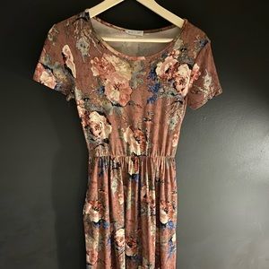 Reb & J floral dress with pockets size medium